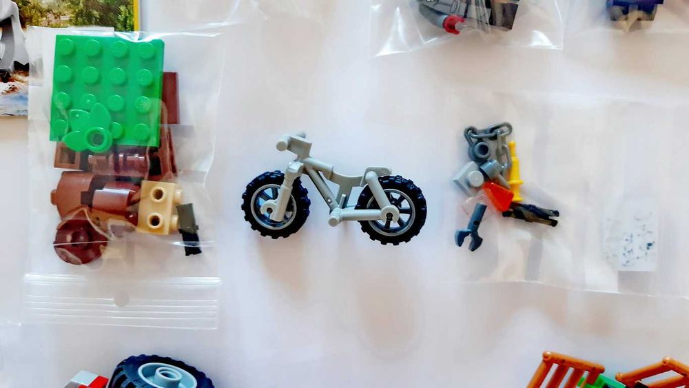 Lego Jurassic World 76946 Blue & Beta Velociraptor Cap semi montado