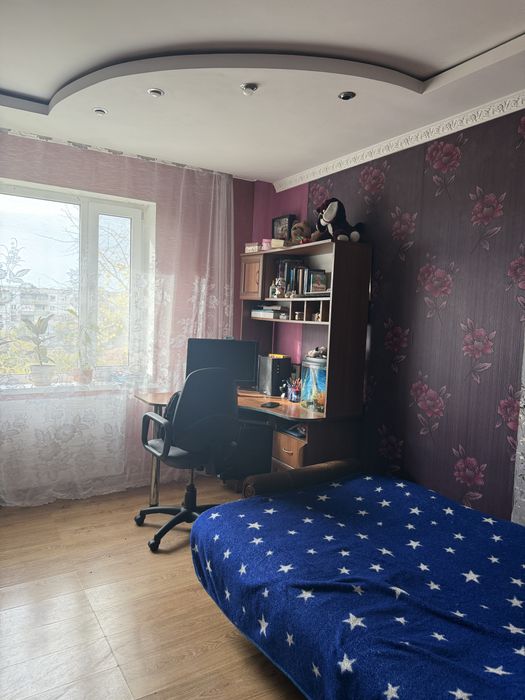 Продам 2-х кімнатну квартиру в центрі