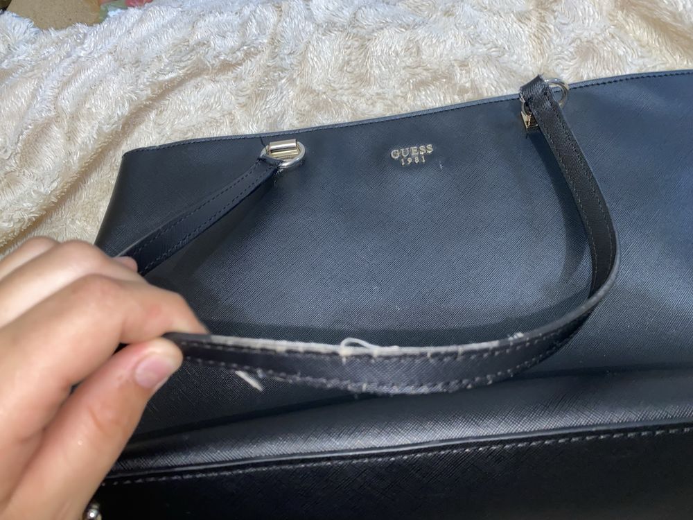 Продам сумку Guess 800 грн є торг