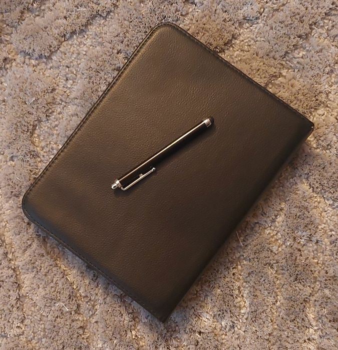 Capa + pen touch para tablet 7' a 8' rotativo 360 graus em couro
