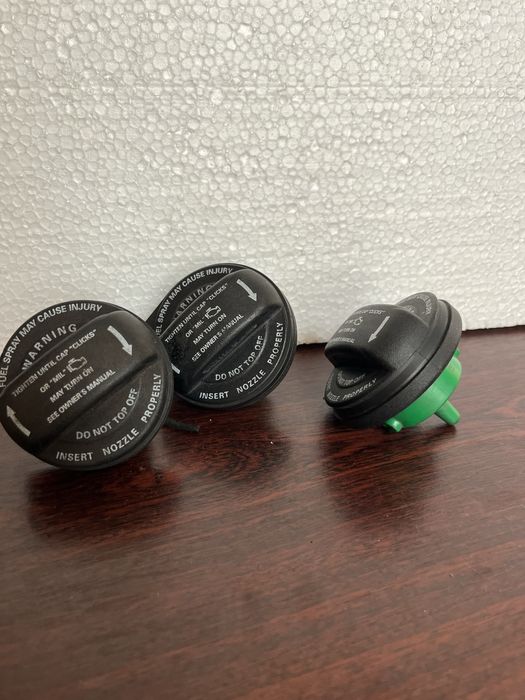 Вживані кришки бензобака до Volkswagen Passat B7 - оригінал