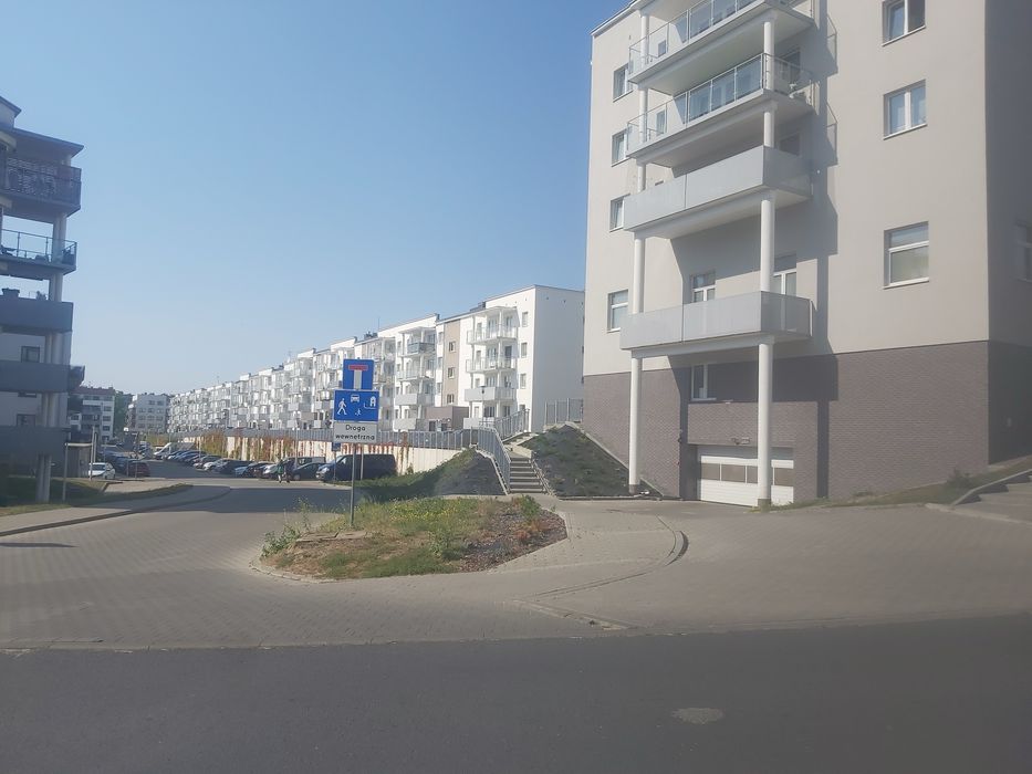 Sprzedam garaz w super lokalizacji wraz z najemcą lub bez.