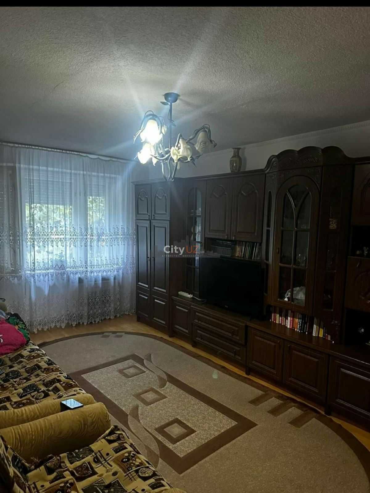 Продається квартира у Хусті