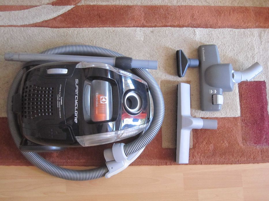 Odkurzacze-Zelmer Elf2 1400W /Electrolux bezworkowy 750W