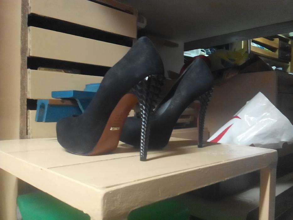 4 sapatos para senhora jovem numero 38,39