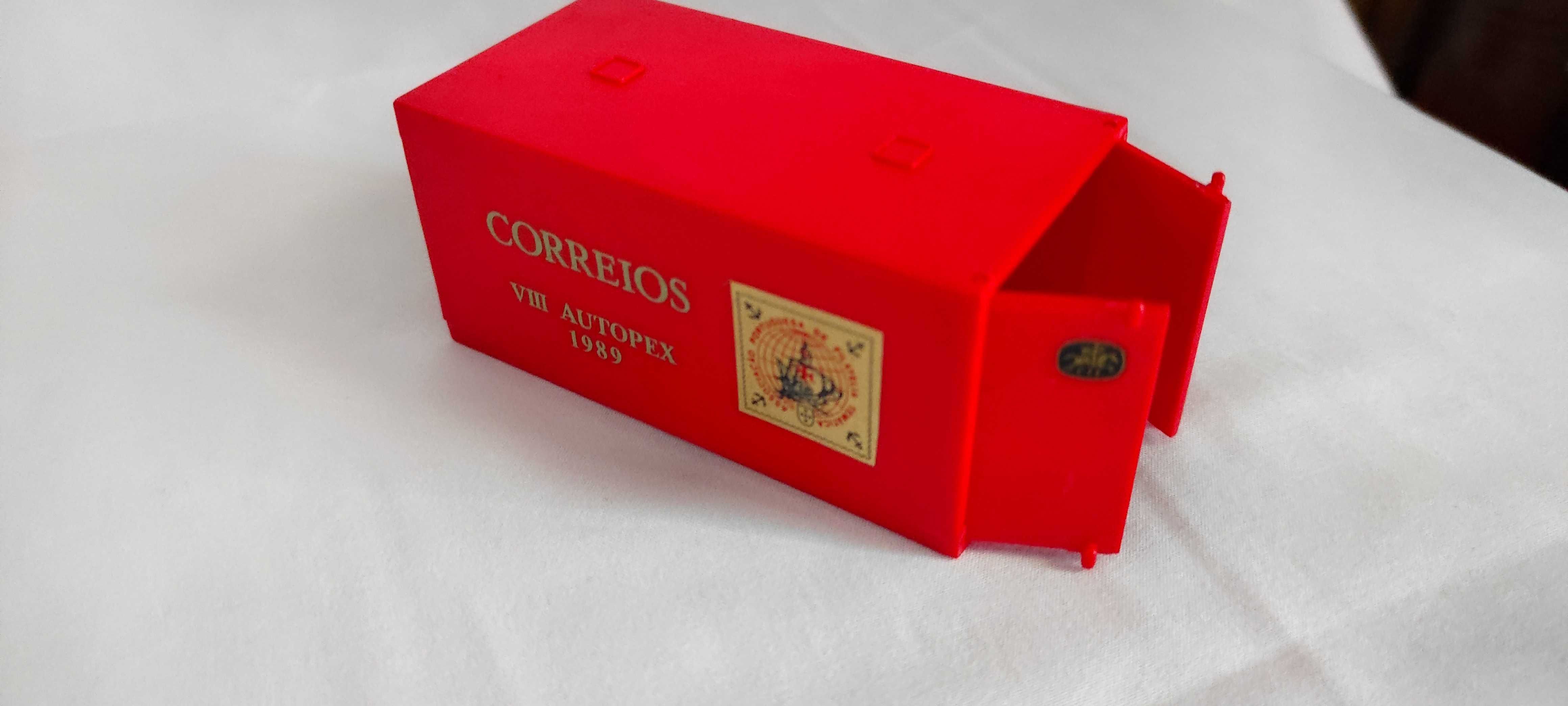 Metosul - contentor para camião Mercedes dos correios