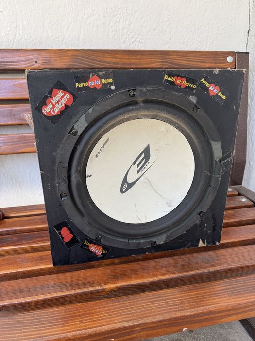 Сабвуфер Alpine E-Type 12 в деревяному коробі