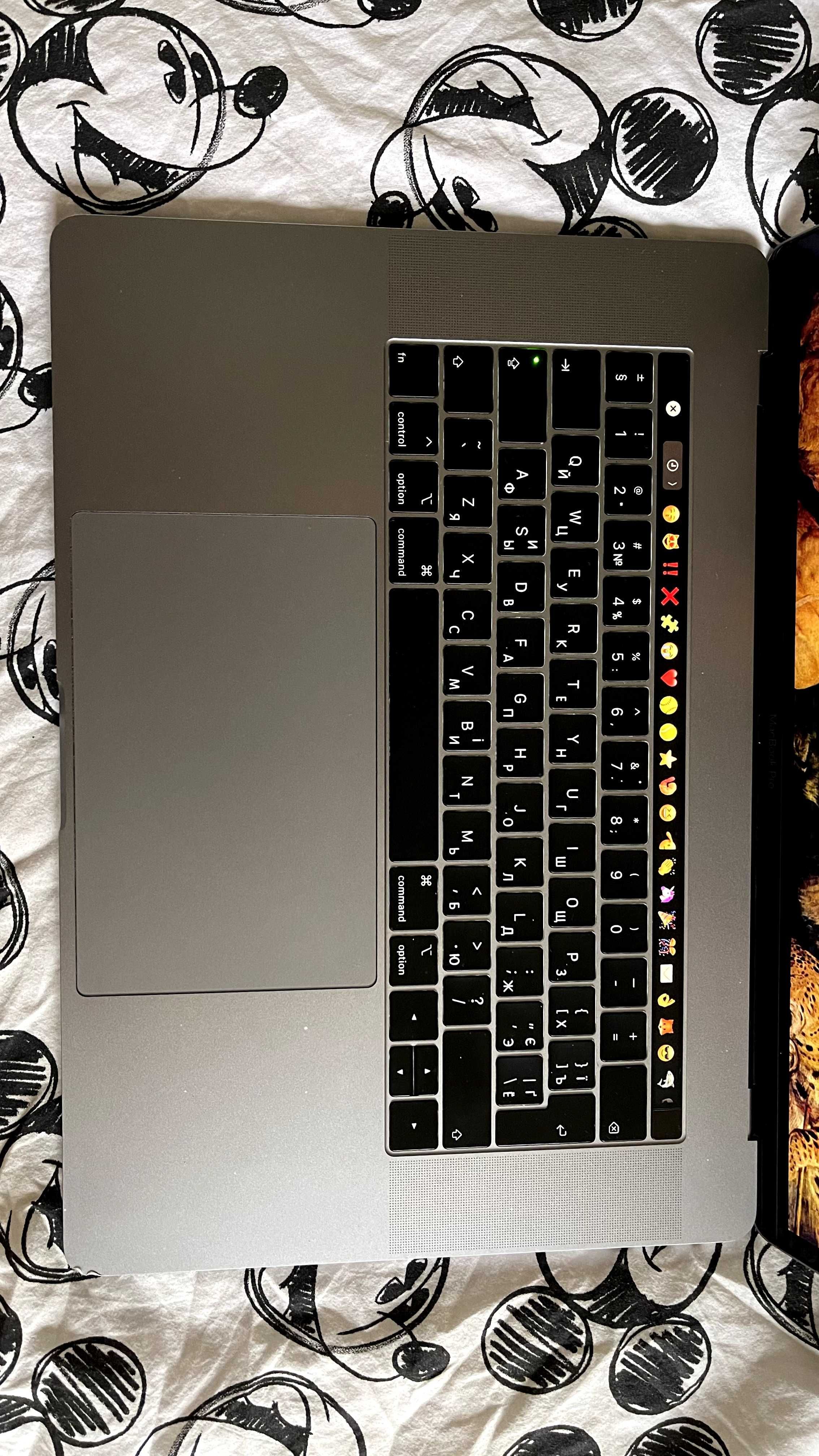 Apple MacBook Pro 15 1TB 2019 Intel Core i9 Space Gray + подарунок хаб