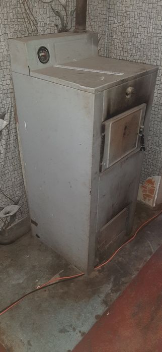 Продам твердотоплевный котел