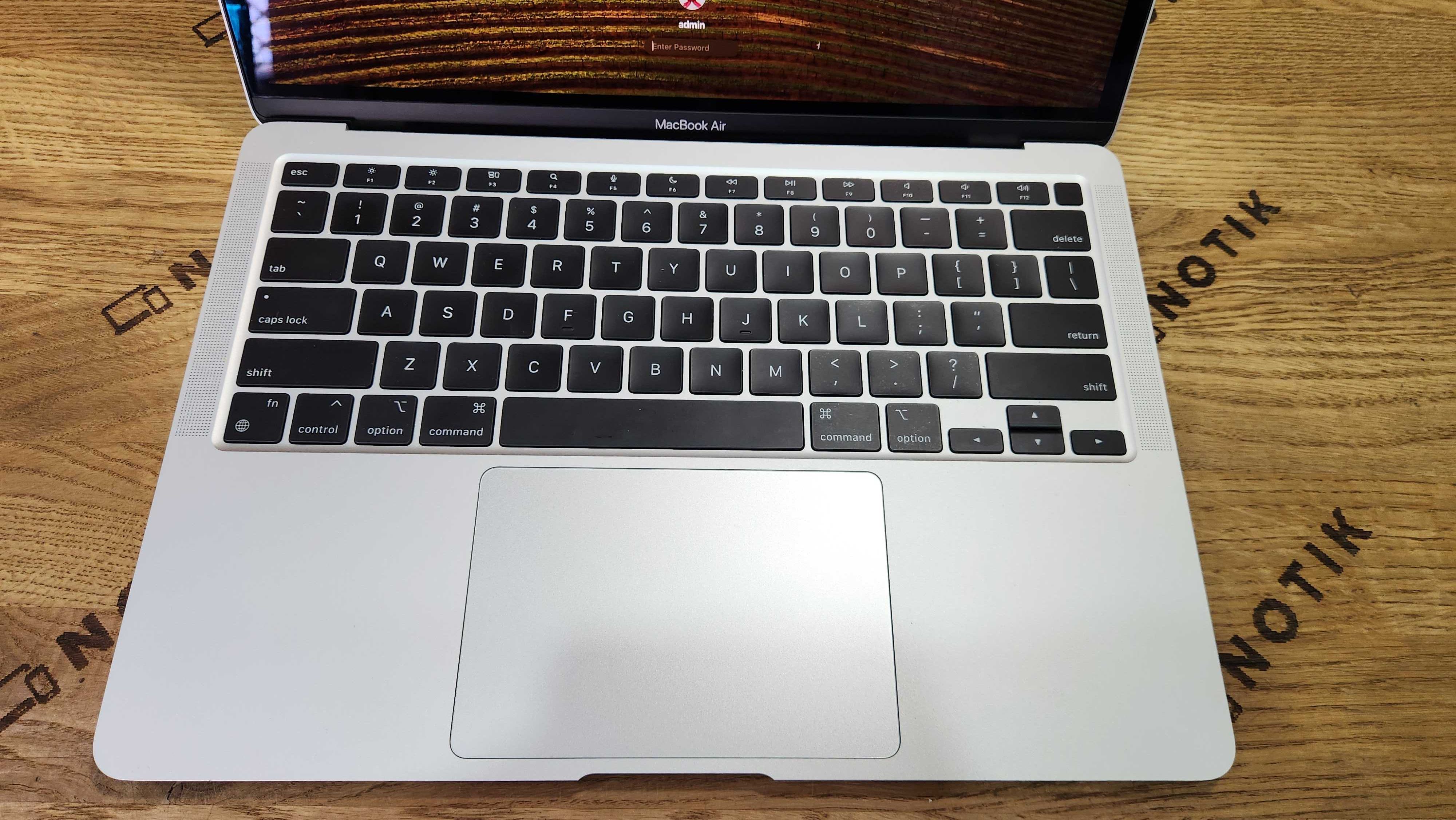 Apple MacBook Air 13" M1 2020 8GB/256 Silver (MGN93 A2337) LIKE NEW