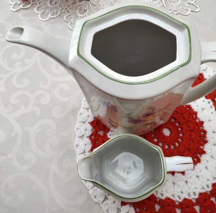 Porcelana Chodzież  dzbanek+ mlecznik serwis  Lwów , lata  20/30 -te