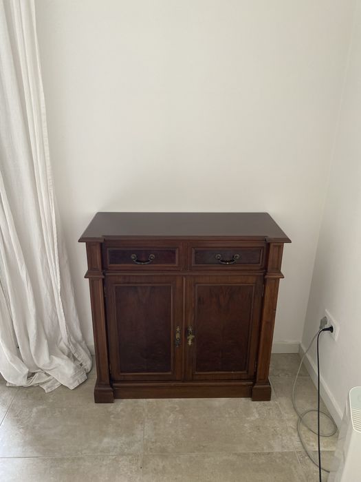 Consola madeira com portas & gavetas