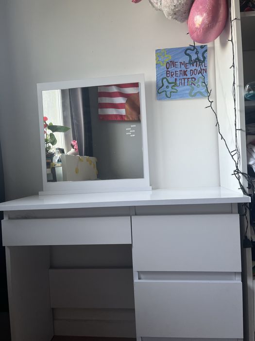 Toaletka z ikea biała moze słuzyc jako biurko lub toletka do malowania