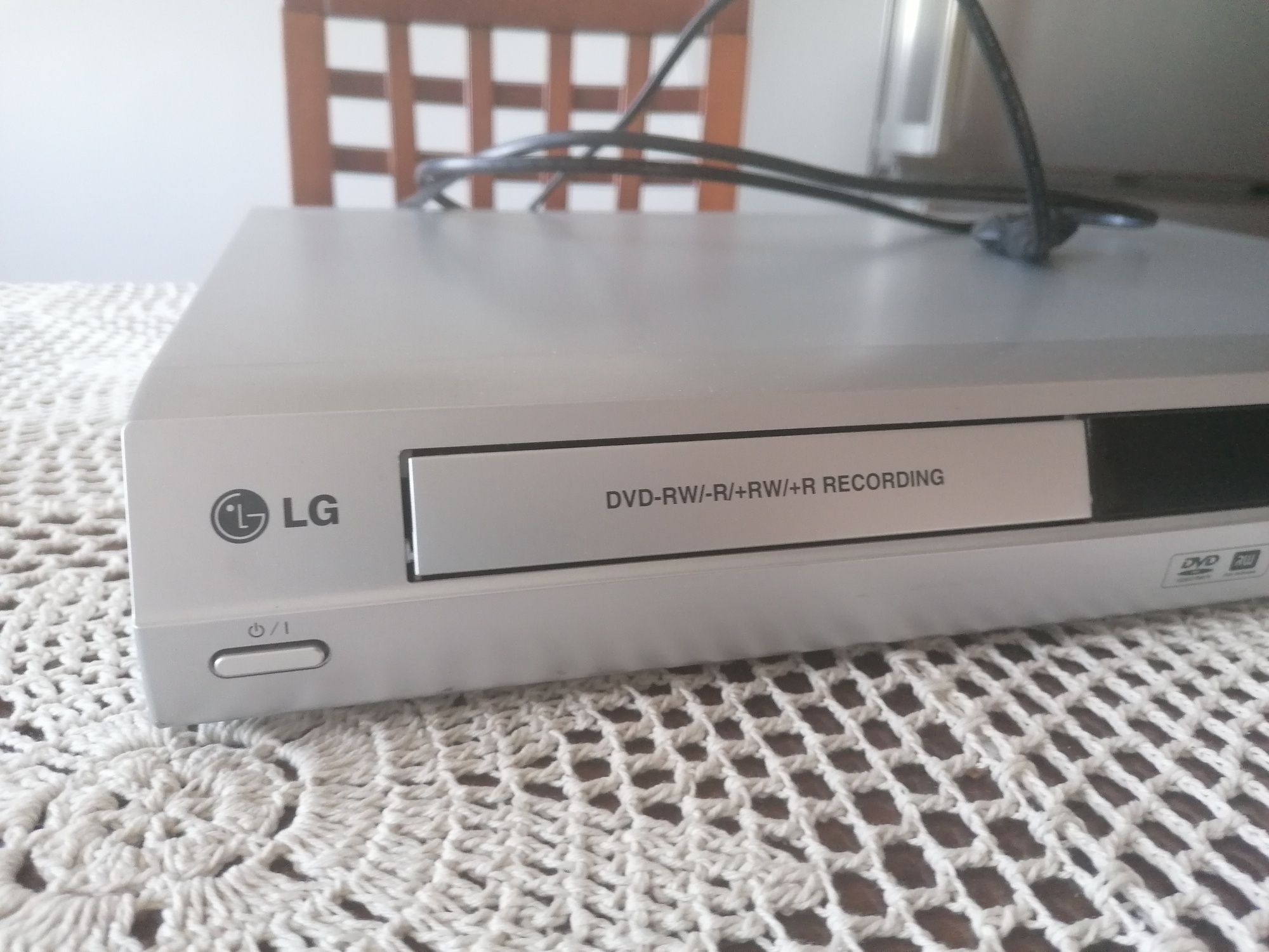 Odtwarzacz DVD z nagrywarką