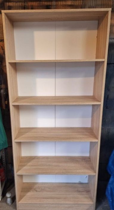 Regał  z półkami