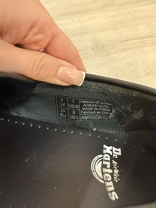 Лофери Dr. Martens