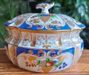 Porcelanowa bomboniera / cukiernica - Cesarski Wiedeń.
