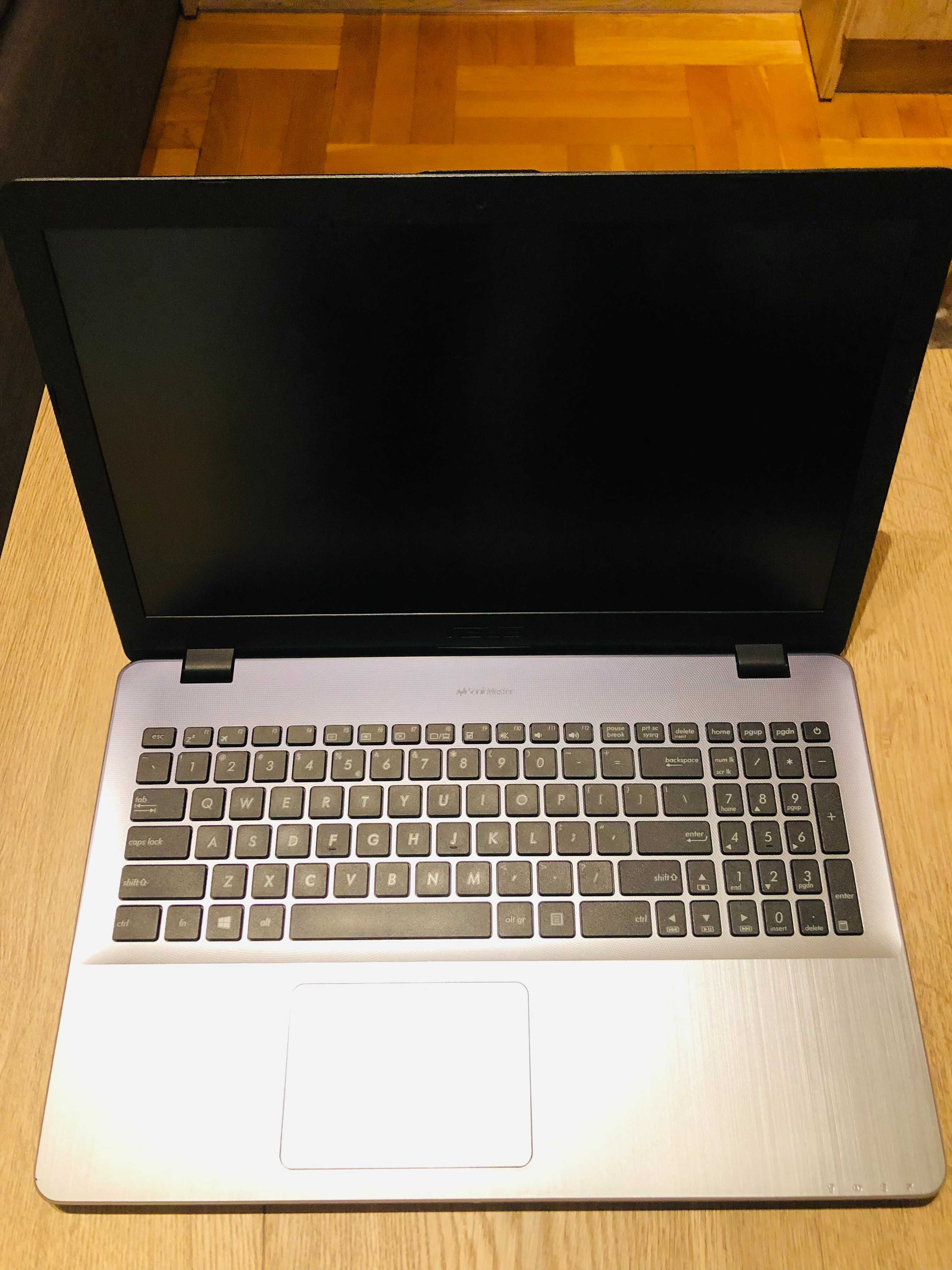 ASUS Vivobook R542U