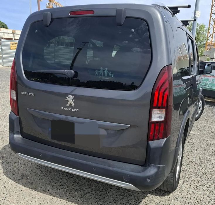 Peugeot Rifter 1.5 BlueHDi Longa Allure Pack 7L