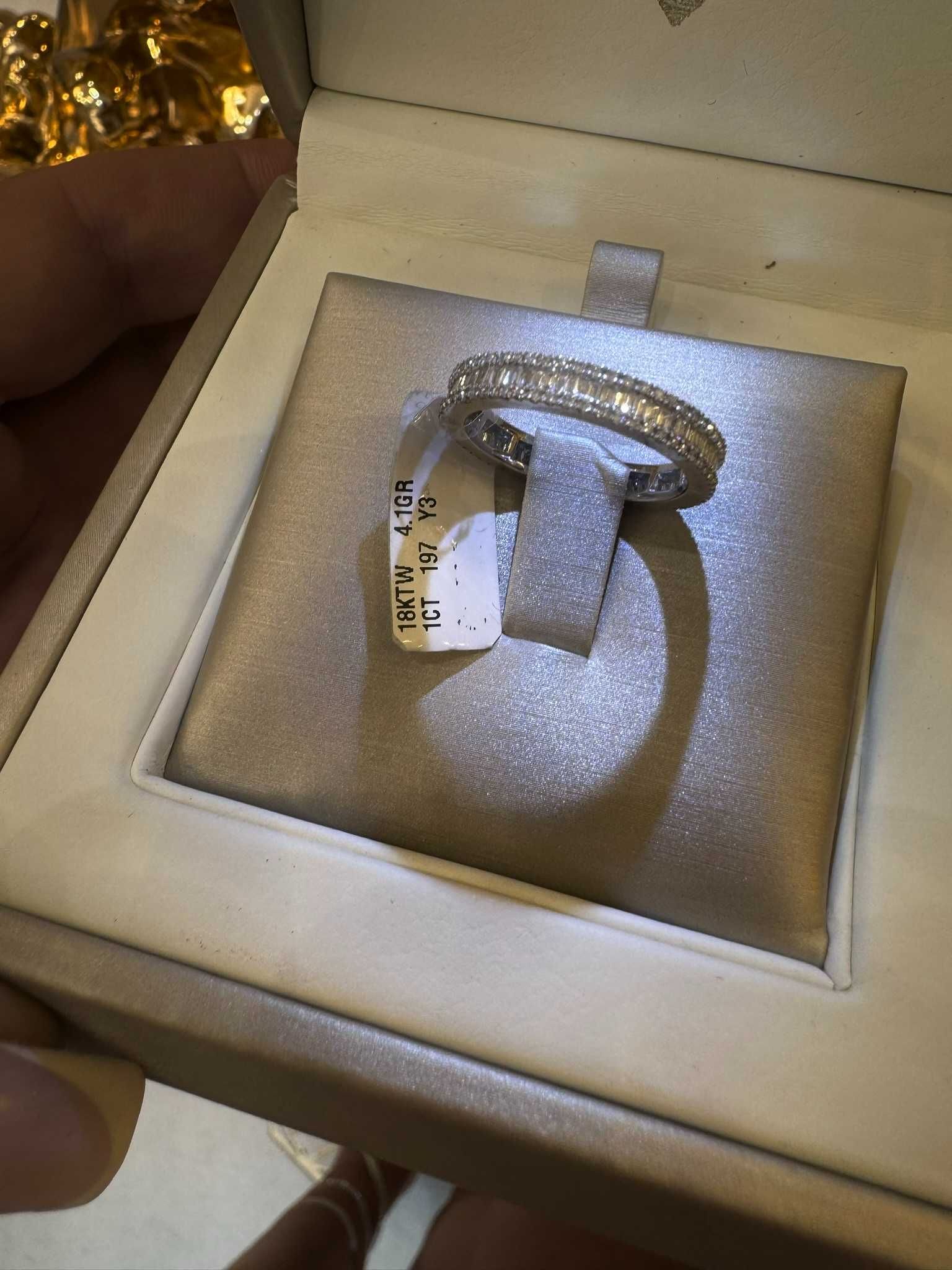 Obrączka z diamentami naturalnymi Infinity 1.00 CT bagiety