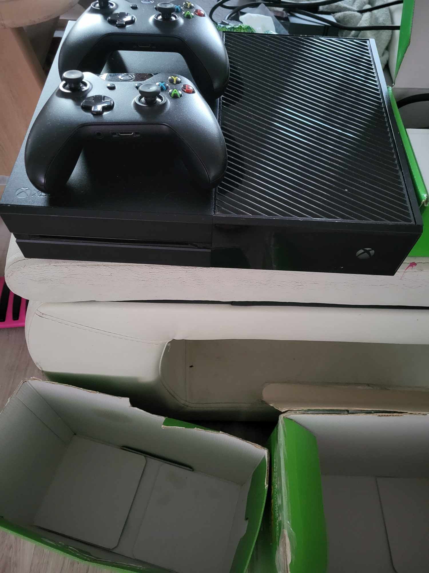 Xbox One 1tb+2 pady +kinect i kilka gier