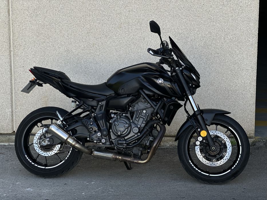 Yamaha MT07 - 2022 c/ Extras!