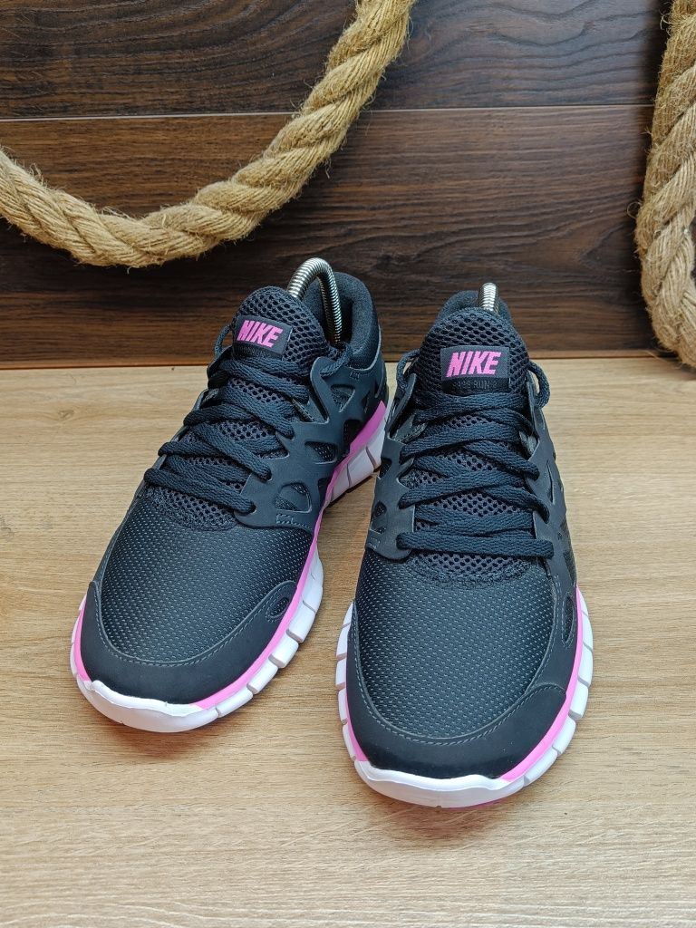 Szare damskie buty sportowe Nike Free Run 2