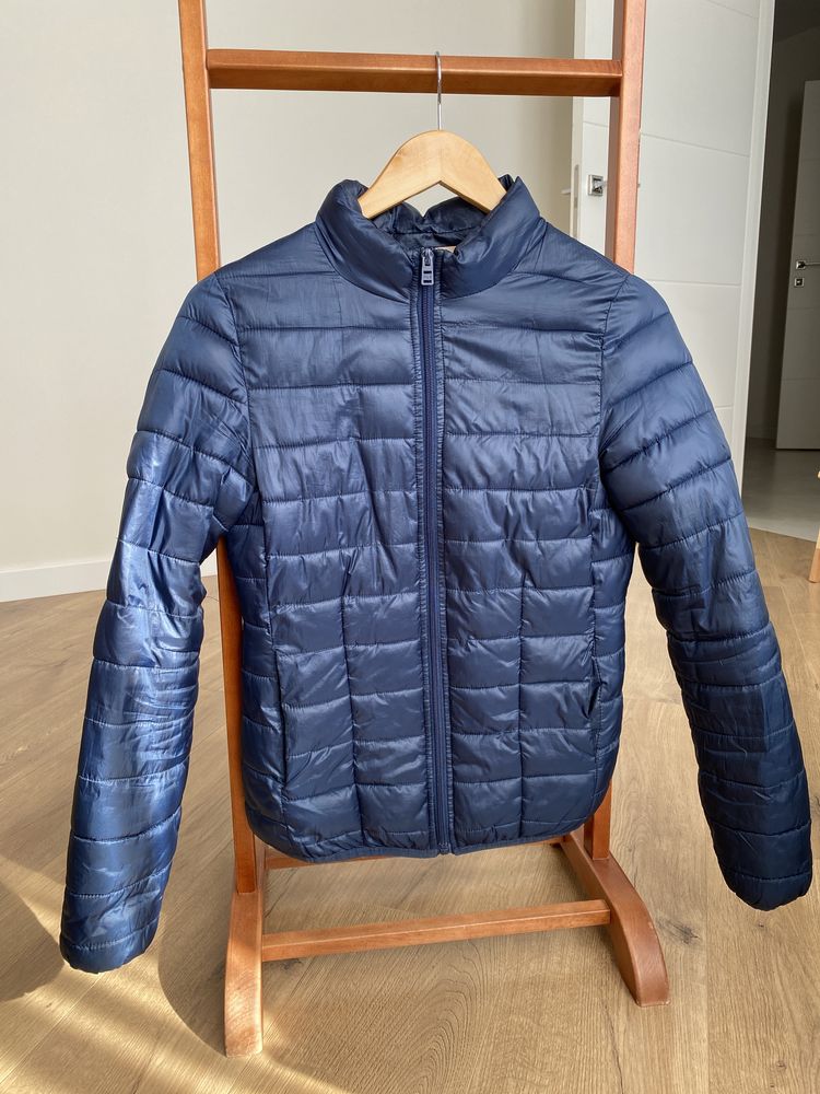 Куртка вітровка жіноча  Pull Bear