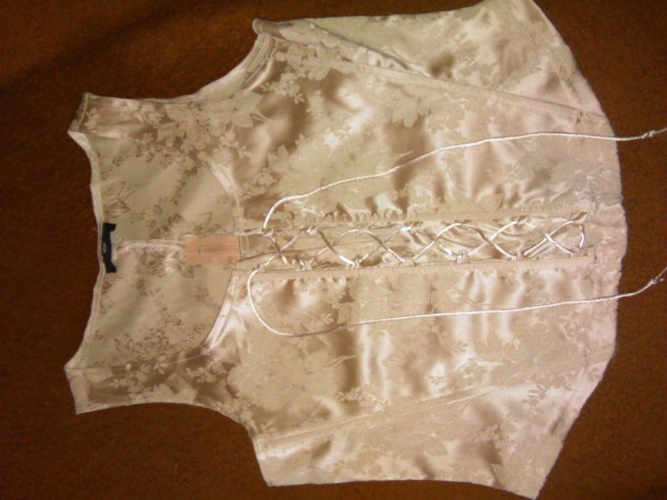 Sprzedam gorset bezowy ,roz L  sznurowany