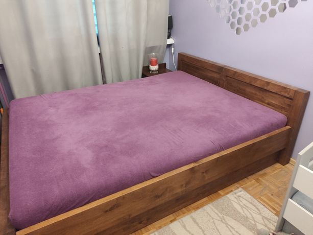 Łóżko drewniane z pojemnikiem