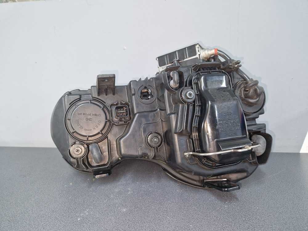 Kia Opirus 03-10 r. Lampa Lewy Przód Xenon