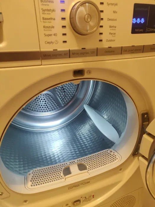 Продається сушарка для білизни Bosch Siemens IQ700