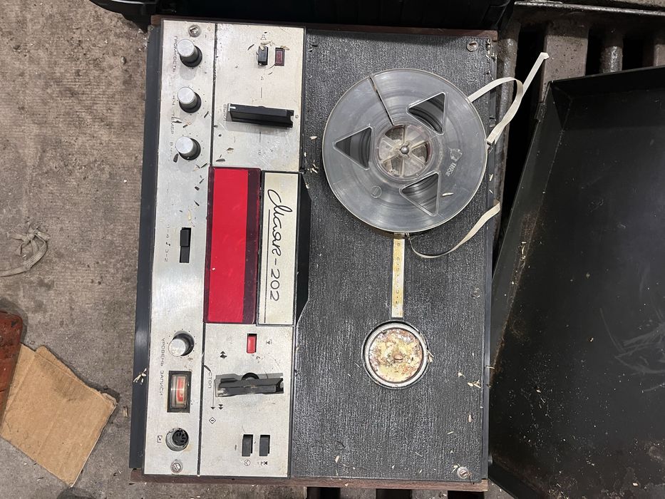 Магнитофон катушечный бобинный