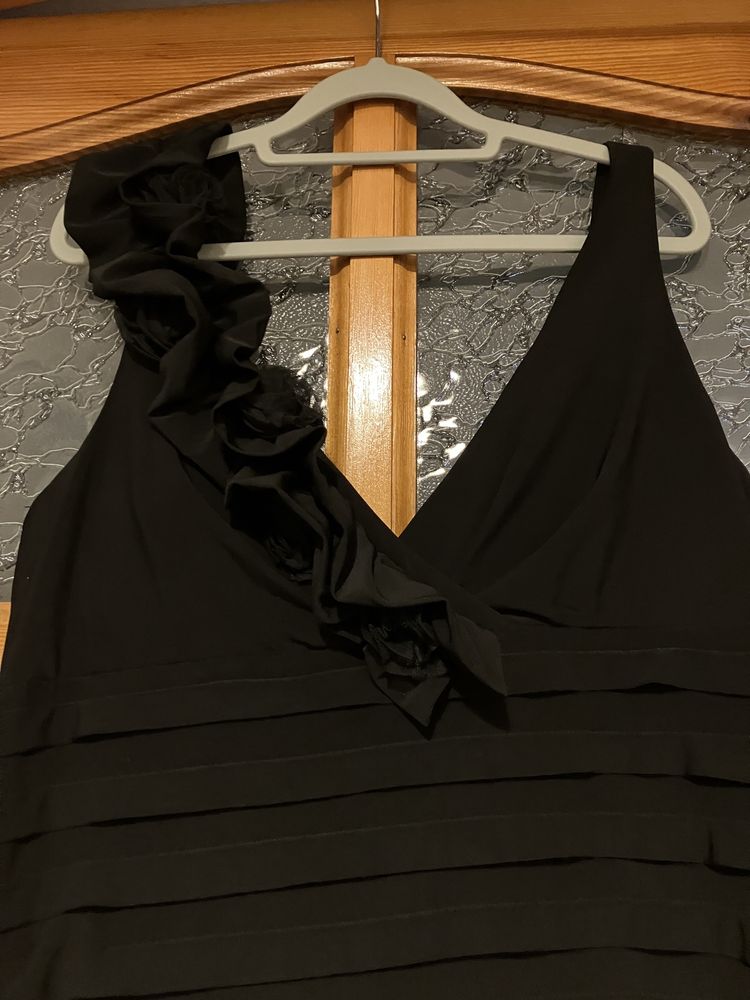 Sukienka czarna wieczorowa