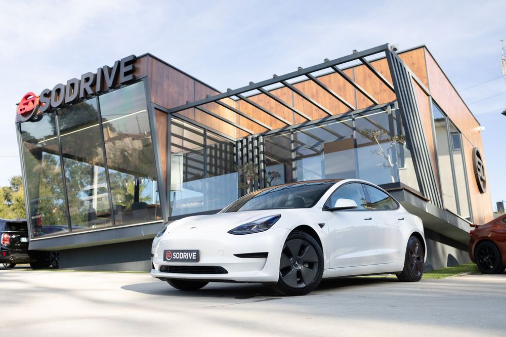 Tesla Model 3 Standard Range Plus RWD