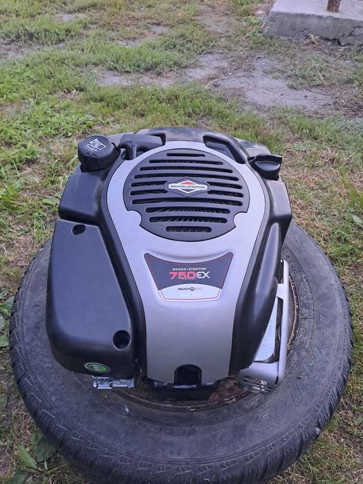 Silnik briggs&stratton 750ex