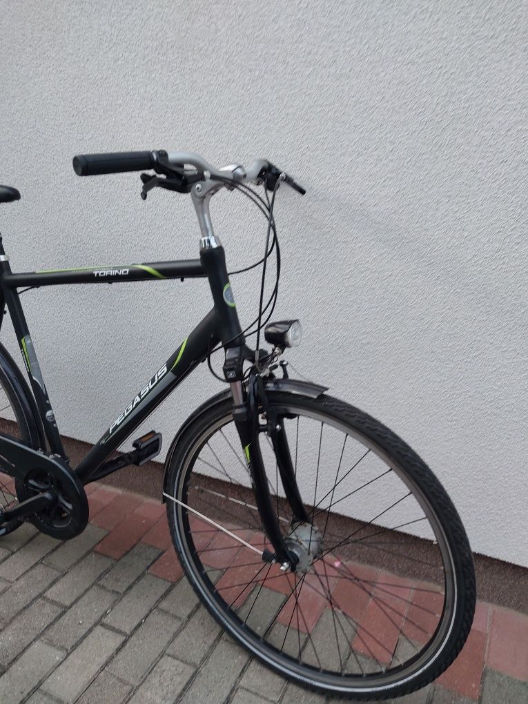 Rower trekkingowy Niemieckiej firmy PEGASUS SHIMANO ALIVIO