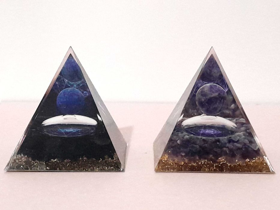 Orgonites em Pirâmide - Lápis-Lazúli e Ametista 5x5cm Novas