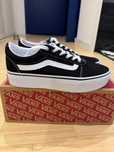 Nowe Vans Old Skool Platform, rozmiar 39, prosto ze sklepu