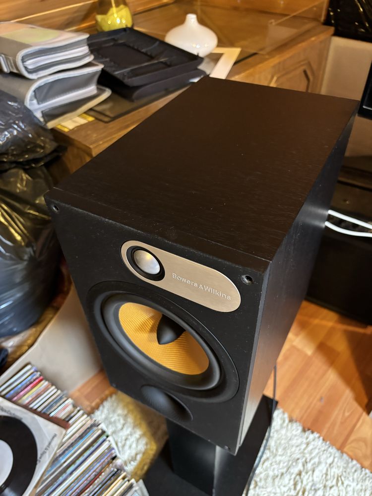Kolumny podstawkowe Bowers&Wilkins 685