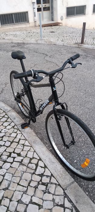 Vendo. Usada apenas 2 vezes.