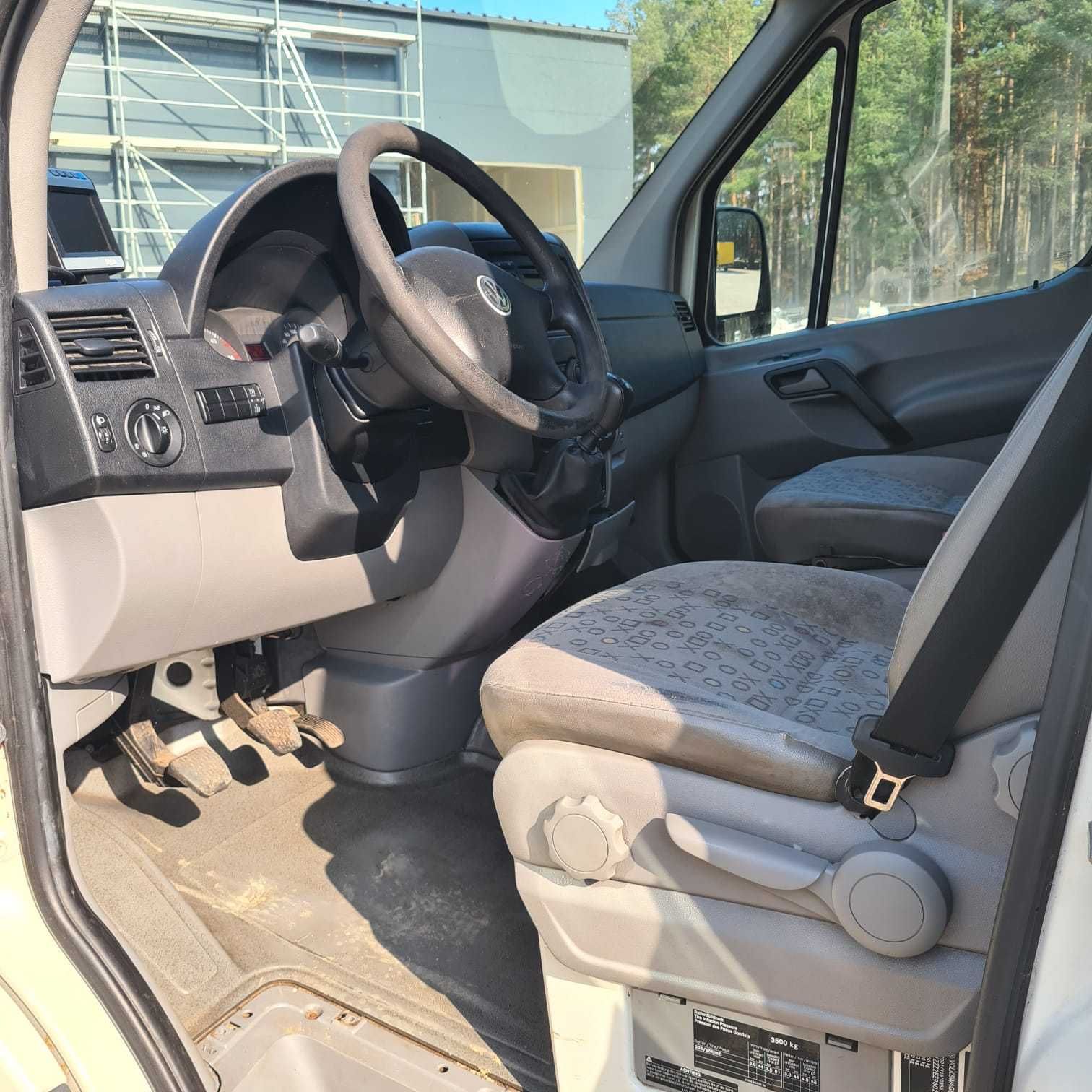 Crafter 2,5 TDI osobowy,sprowadzony z DE  26990zł netto 180tys kilm.
