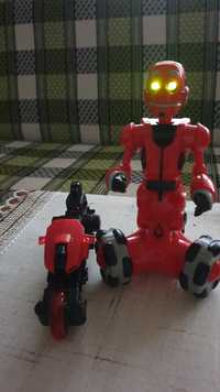 Zabawka robot i motor