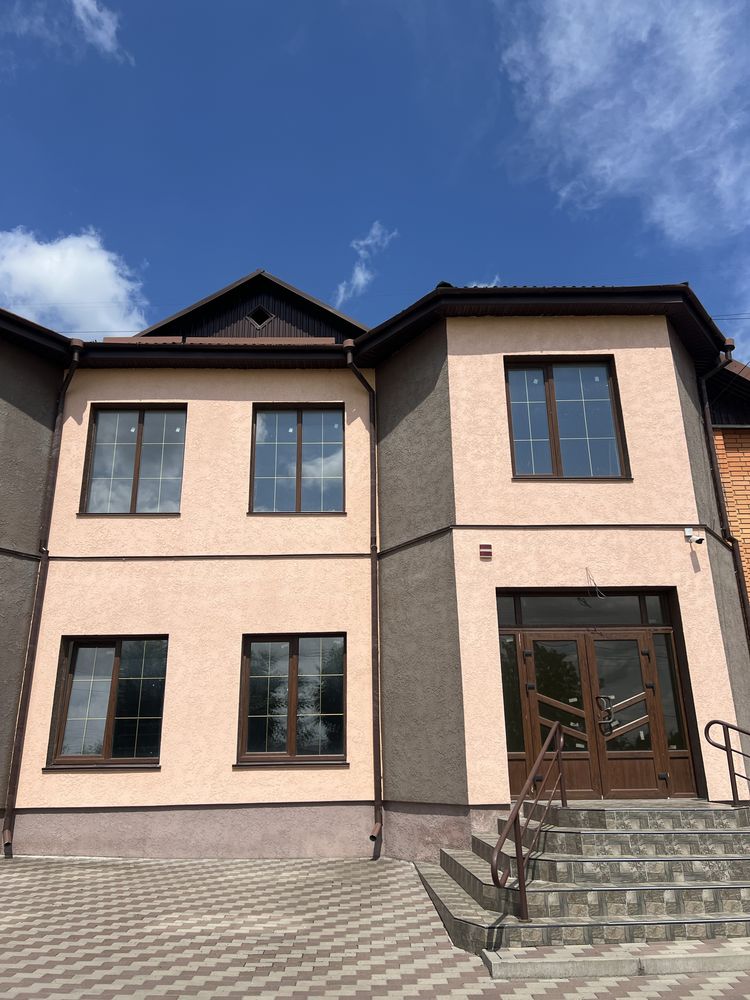 Продається  комерційне  приміщення 500м2