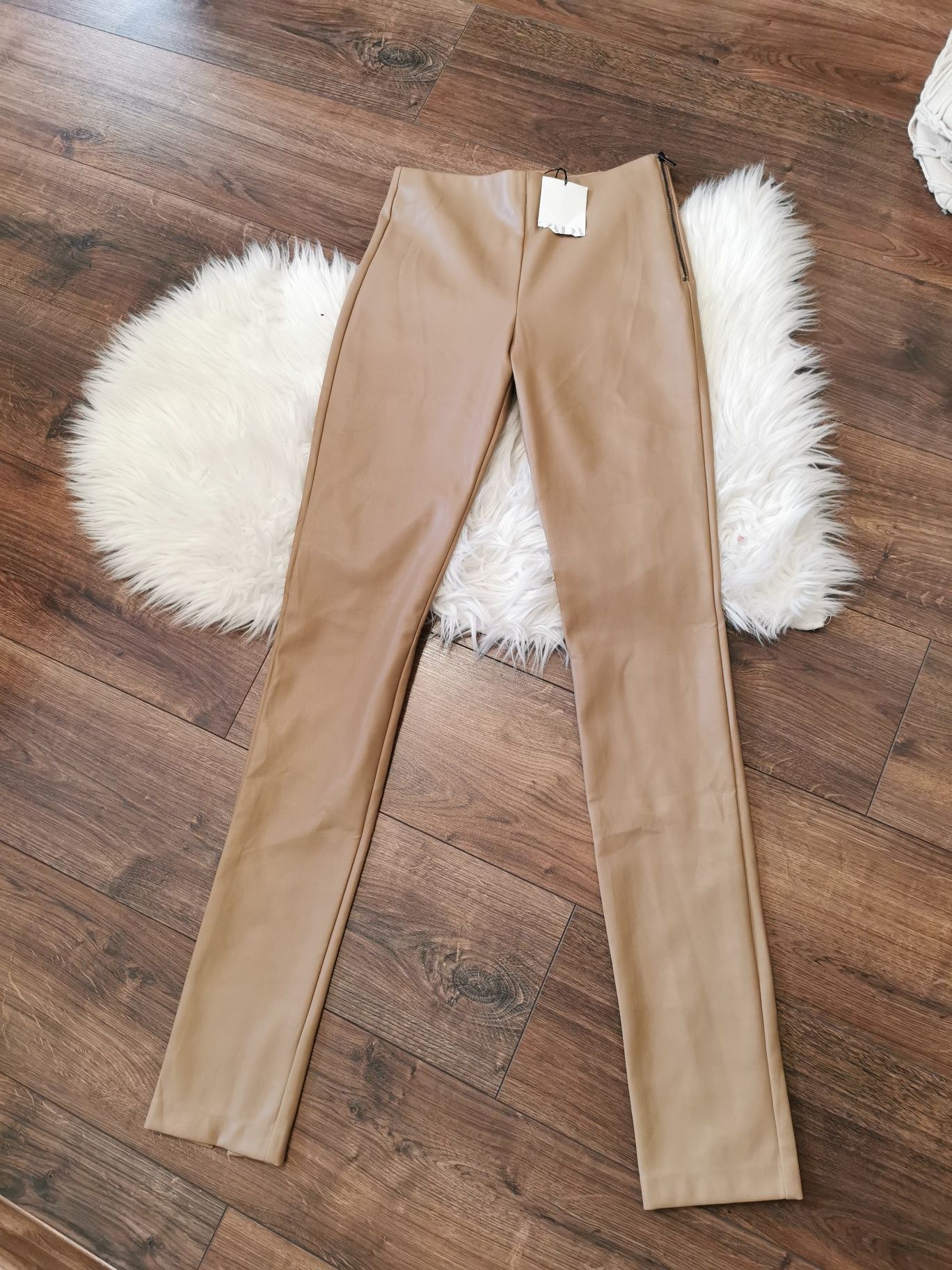 Skórzane leginsy legginsy spodnie rurki getry skinny fit S 36 Zara