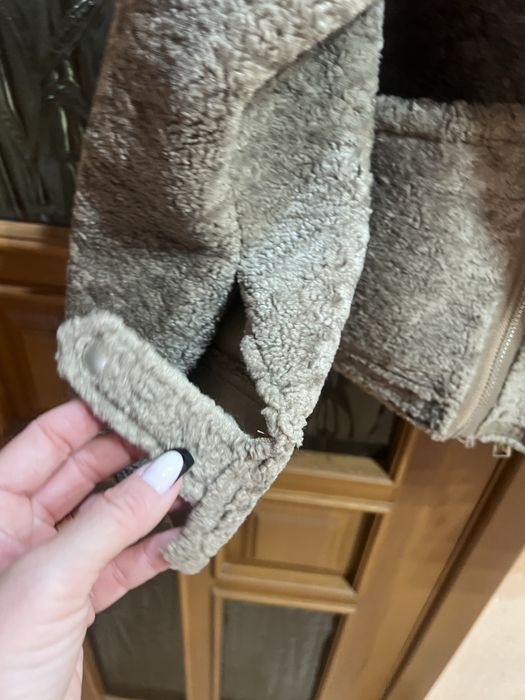 Стильная дубленка искуственная , модная весна осень .