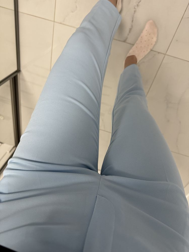 Голубі брюки