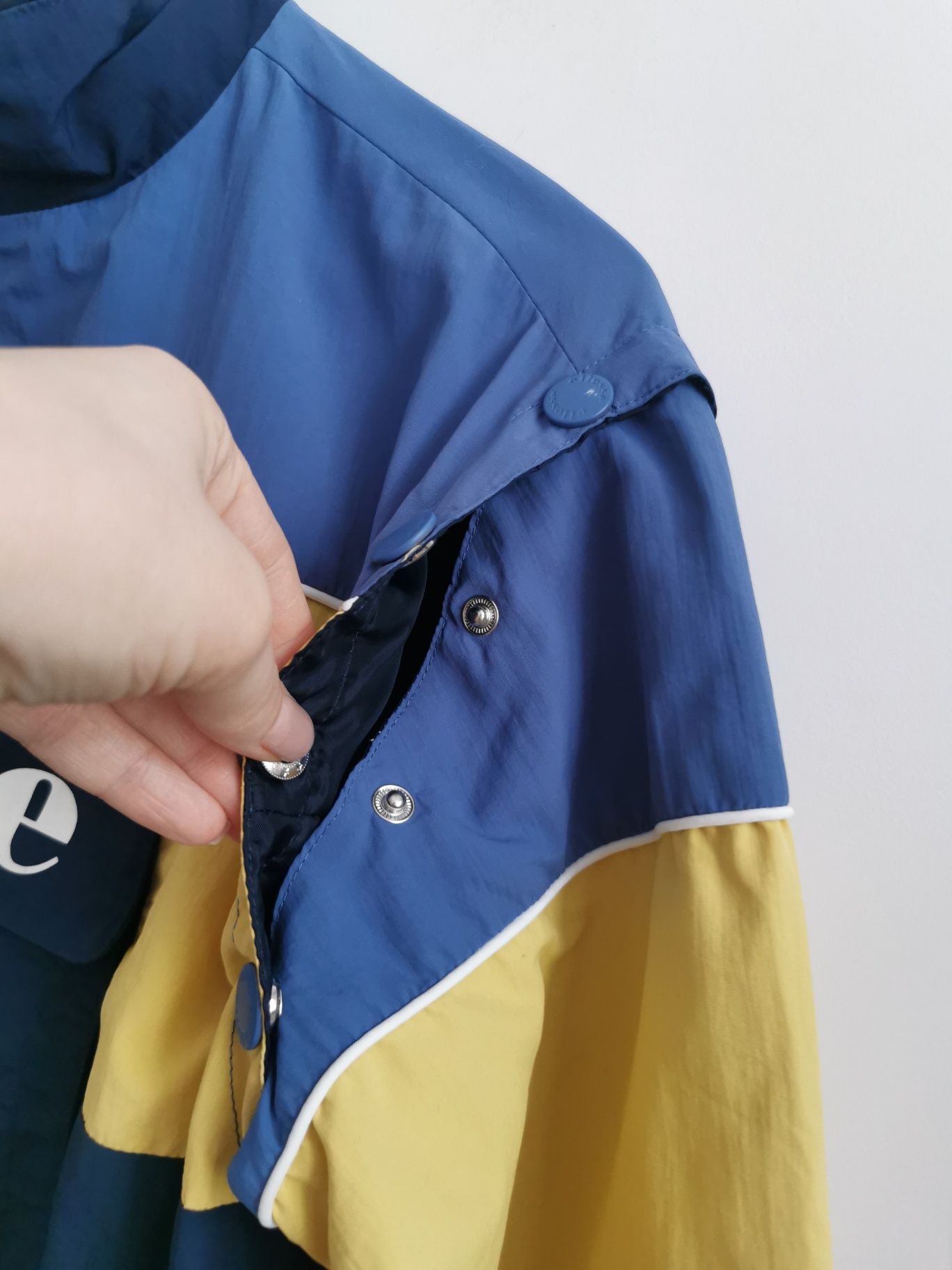 Ellesse kurtka cienka lekka damska kamizelka S/M 
damskaEllesse kurtka