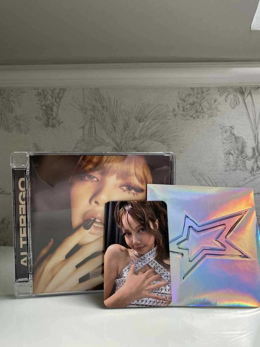 Album Kpop Lisa Alter Ego