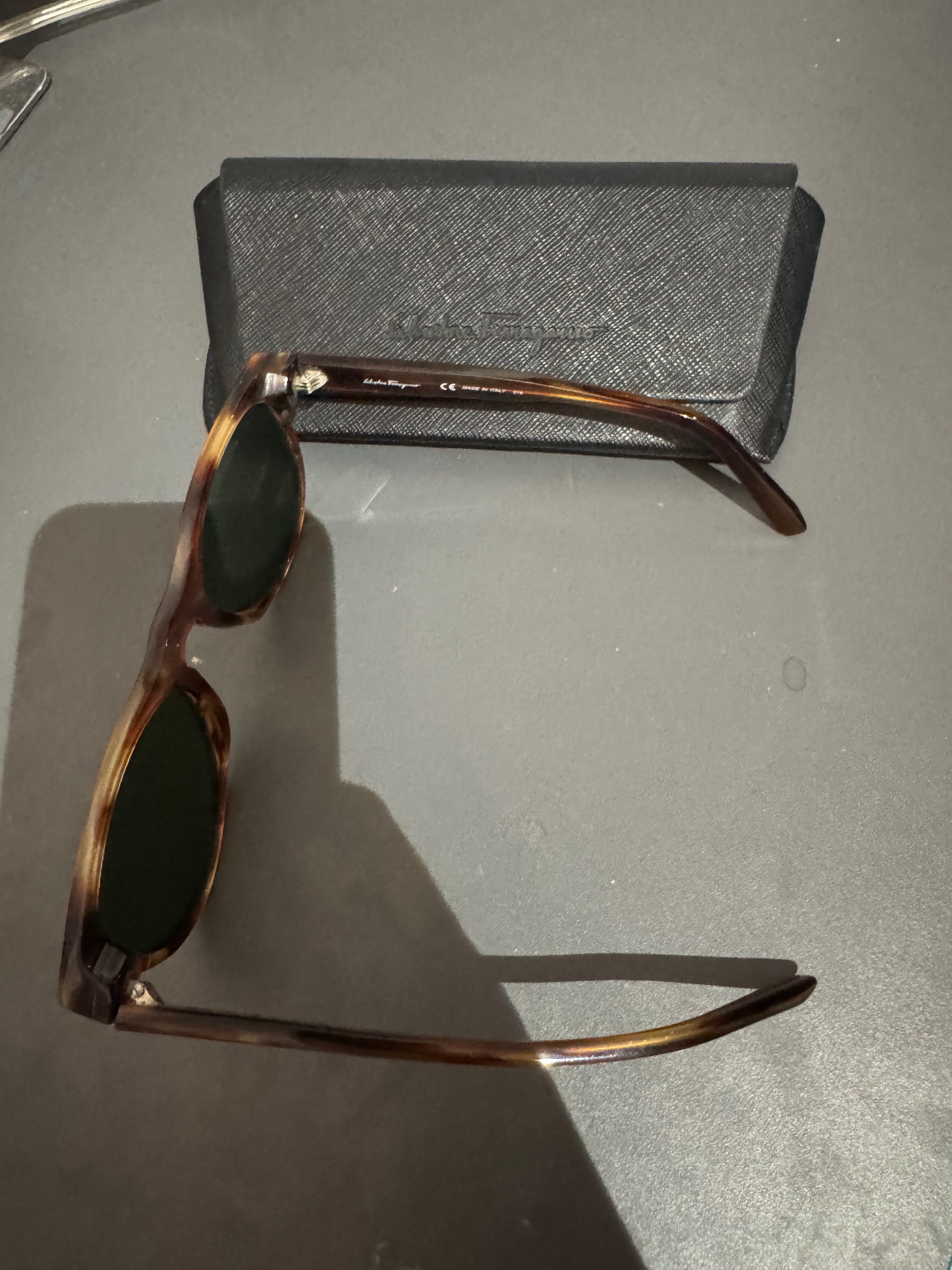 Сонцезахисні окуляри Salvatore Ferragamo